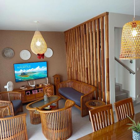 Golden Square Villa & Private Pool Flic en Flac Экстерьер фото