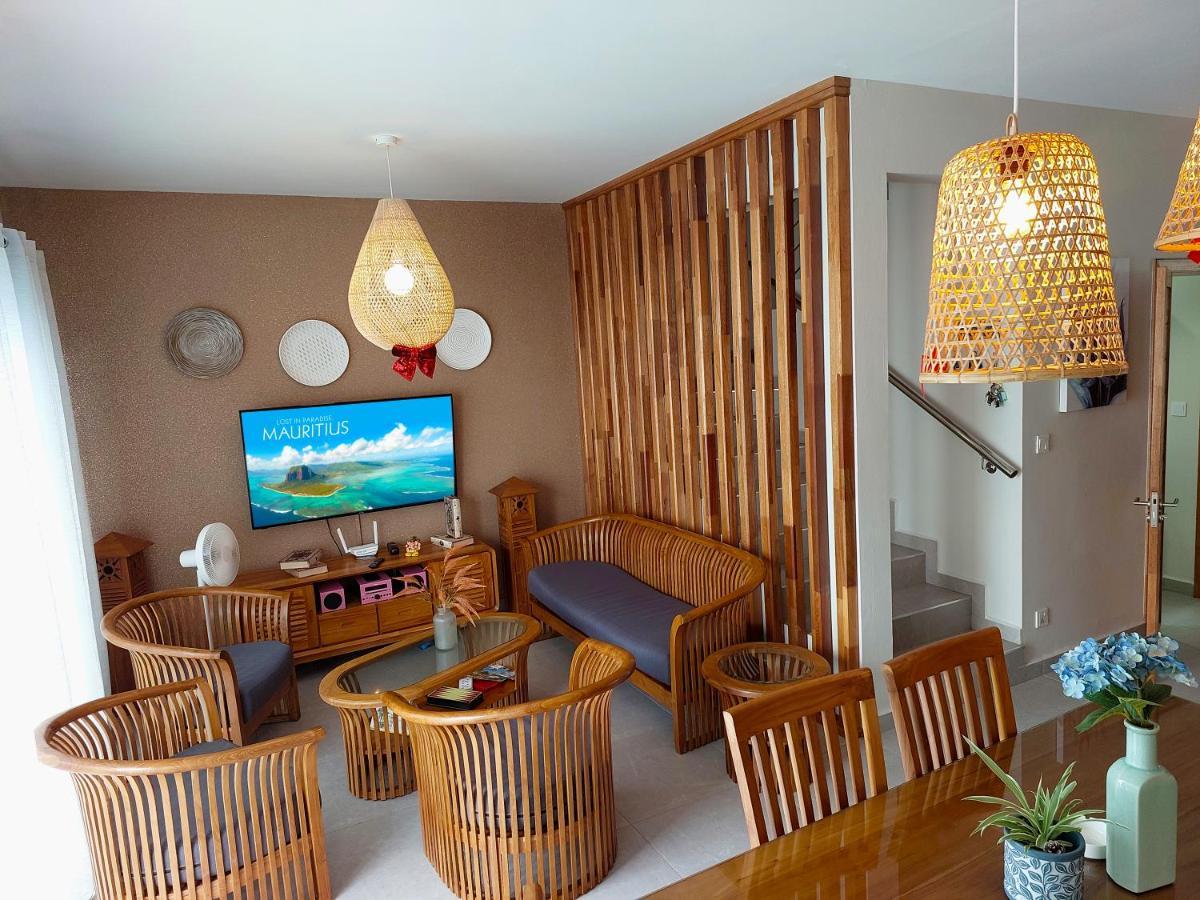 Golden Square Villa & Private Pool Flic en Flac Экстерьер фото