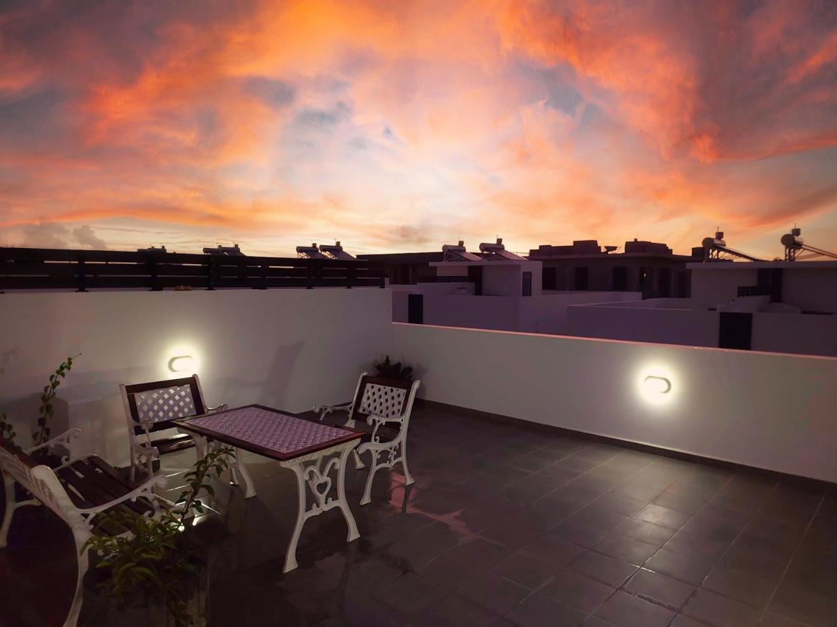 Golden Square Villa & Private Pool Flic en Flac Экстерьер фото